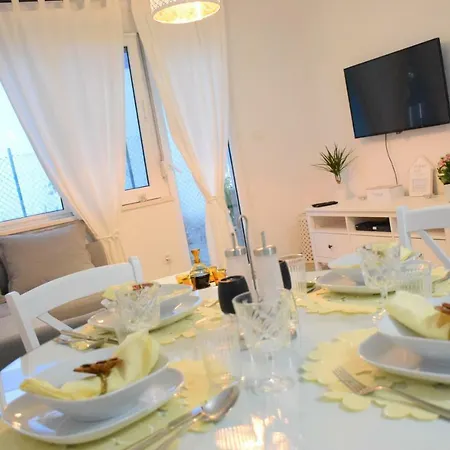 Lala Land Apartment